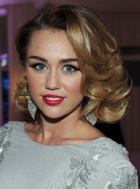Miley Cyrus Hairstyles: Radiant Medium Curls
