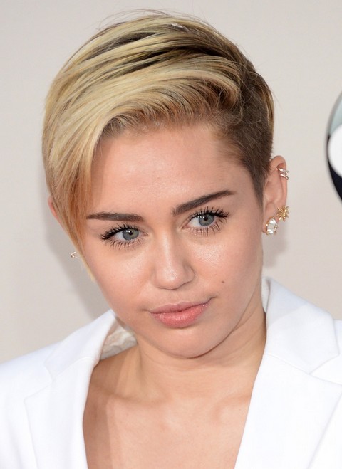 Miley Cyrus Hairstyles: Short Haircut