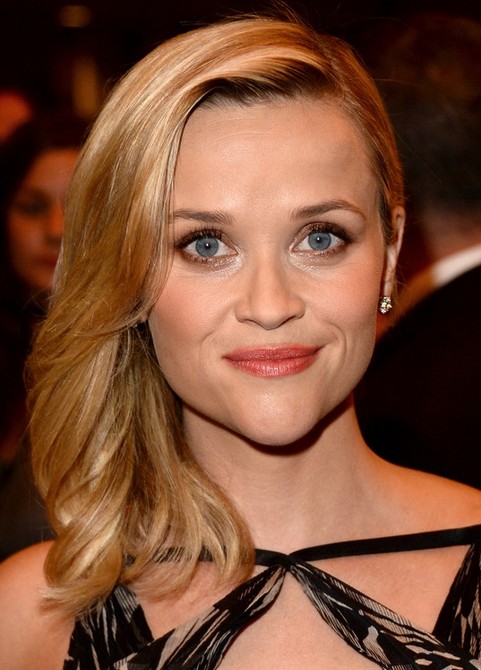 Reese Witherspoon Medium Length Hairstyle: Slightly Waves