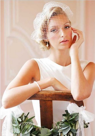 Vintage Wedding Hairstyle with Veil Headpiece for Short Hair