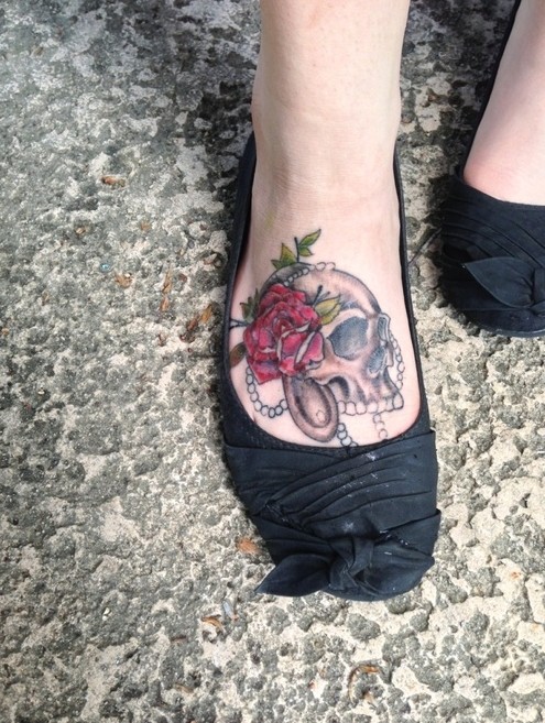 Skull And Roses Tattoo For Girls