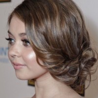 Sarah Hyland Hairstyles: Side-parted Updo