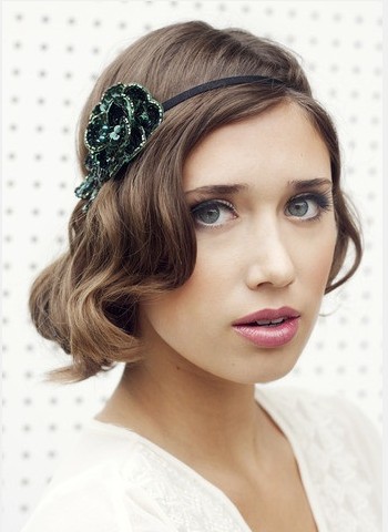 The Faux Bob Hairstyle with a Headband for Medium Brunette Wavy Hair