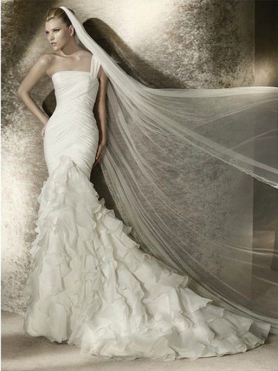The Gorgeous Layered One-shoulder Wedding Dresses with Long Veils and Ruffles