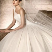 The Gorgeous Layered One-shoulder Wedding Dresses with Long Veils and Ruffles