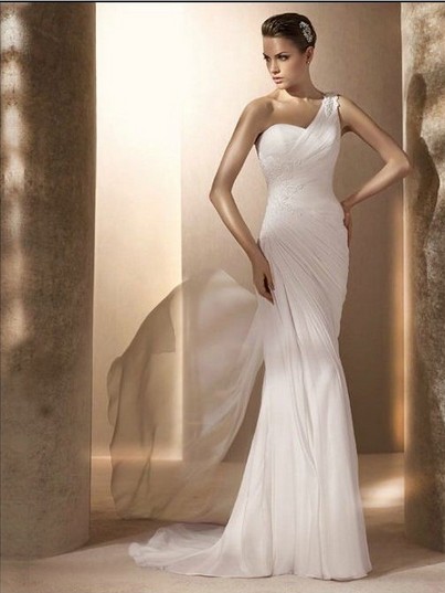The Gorgeous One-shoulder Tulle Wedding Dresses with Long Tails