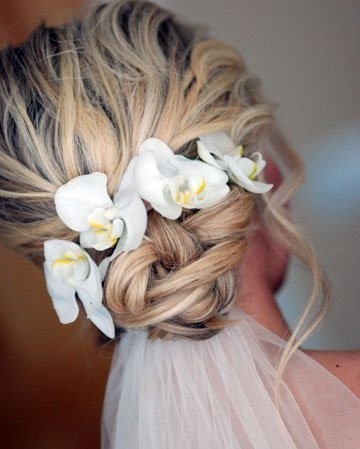 The Messy Twisted Updo Blond Hair for Beach Wedding Hairstyles