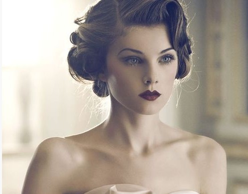 The Stunning Vintage Updo for Wedding Hair