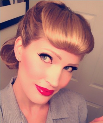 The Vintage Pin Up Hairstyle and Make-up for Women