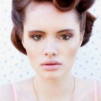 The Vintage Pin Up Hairstyle for Women