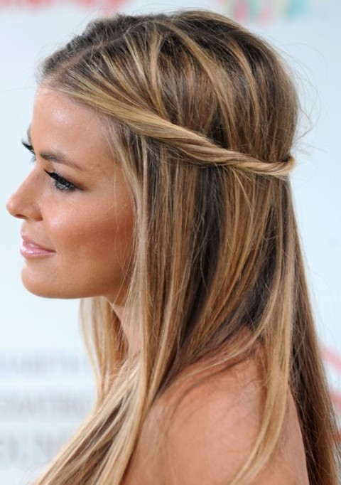 Carmen Electra Hairstyles: Straight Haircut with Twist
