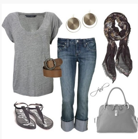 Casual Grey Spring Outfit, loose grey knit top and sandles