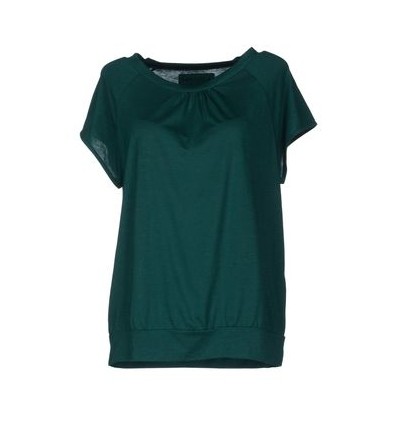 SESSUN silky top in emerald green for jewel-tone spring outfit ideas