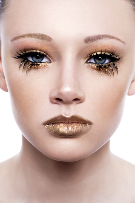 Trendy Gold Eyes Makeup Ideas for 2014