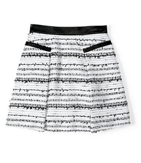 The textured mini skirt - 10 Hot Items You Must Have for Spring