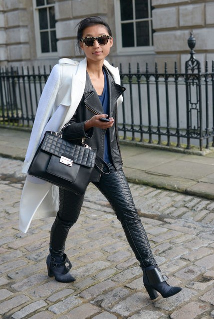 Cool Layered Outfit Idea Outside the London Streets