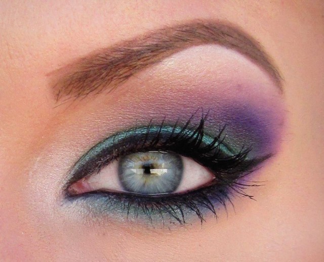 Best Eye Makeup Ideas for Blue Eyes: Purple and Teal