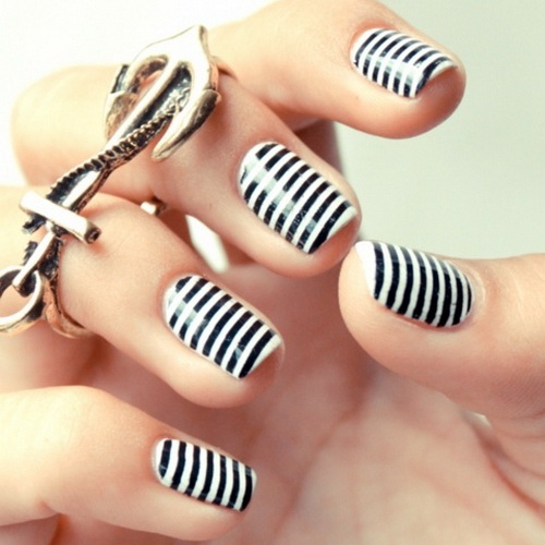 Black and White Stripe Nails