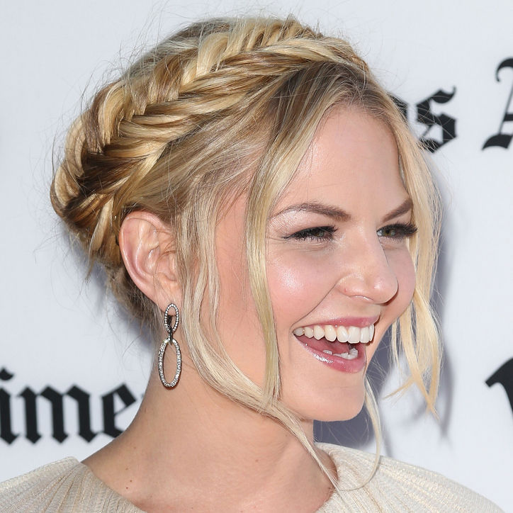 http://www.prettydesigns.com/wp-content/uploads/2014/02/Jennifer-Morrison%E2%80%99s-Crown-Braid.jpg