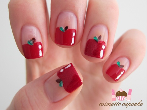 Nails with Apple Print