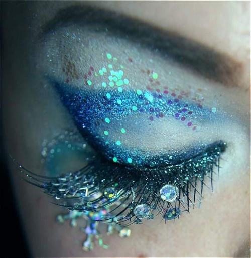 Shimmer Makeup Ideas: Mermaid Eyes
