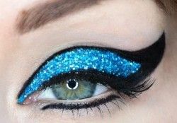 Shimmer Makeup Ideas: Bright Blue and Bold Liners