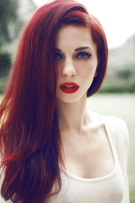 Best Hairstyles for Red Hair 2014: Fluffy Straight Tresses