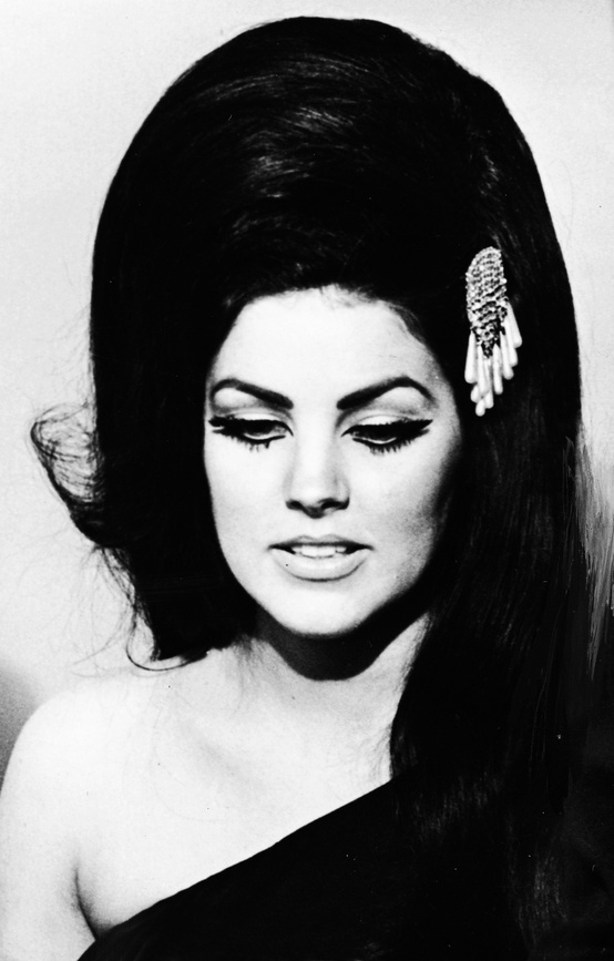 12 Glamorous Retro 60 S Hairstyles For Women Pretty Designs