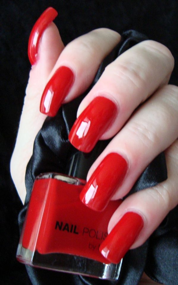 17 Sexy Red Nail Designs For The