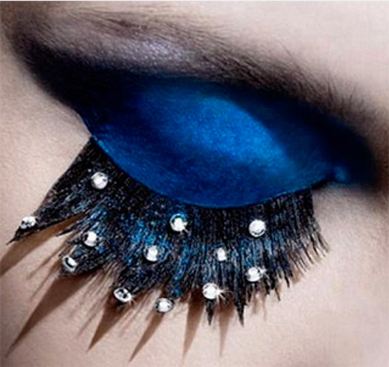 25 Eye-Catching Sparkly Makeup Ideas