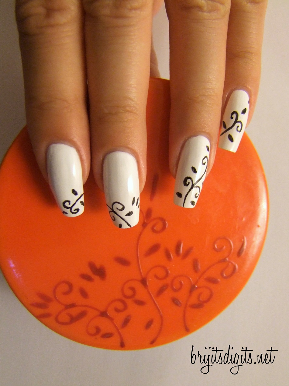 White Nails with Leaves