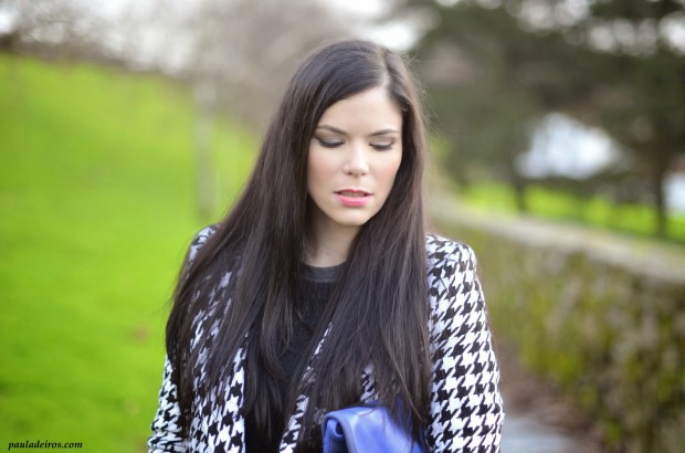 Black Straight Hairstyle For Long Hair via
