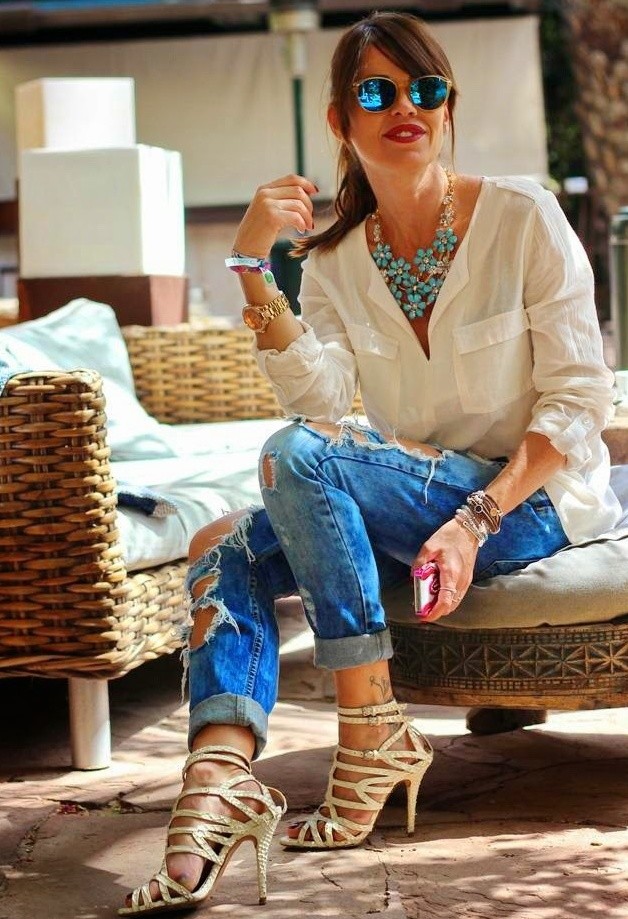 Blouse and Jeans for Spring Fashion