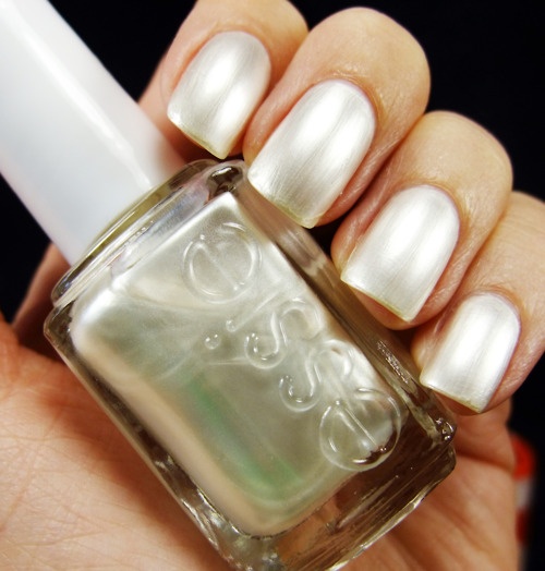 Crème White Nails