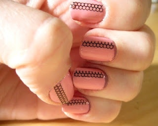Cute Fishnet Nails