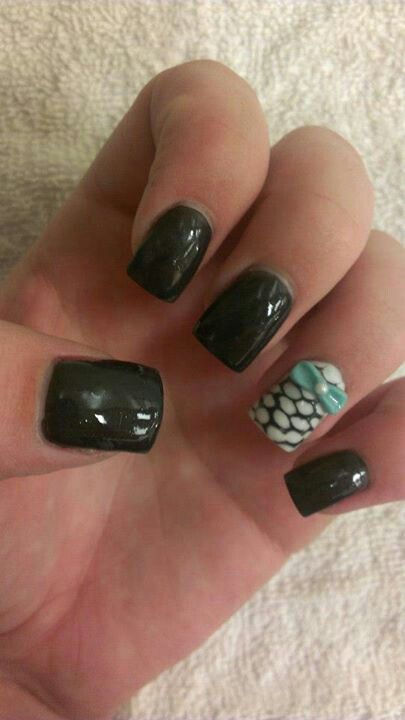 Fishnet Nails with Bow