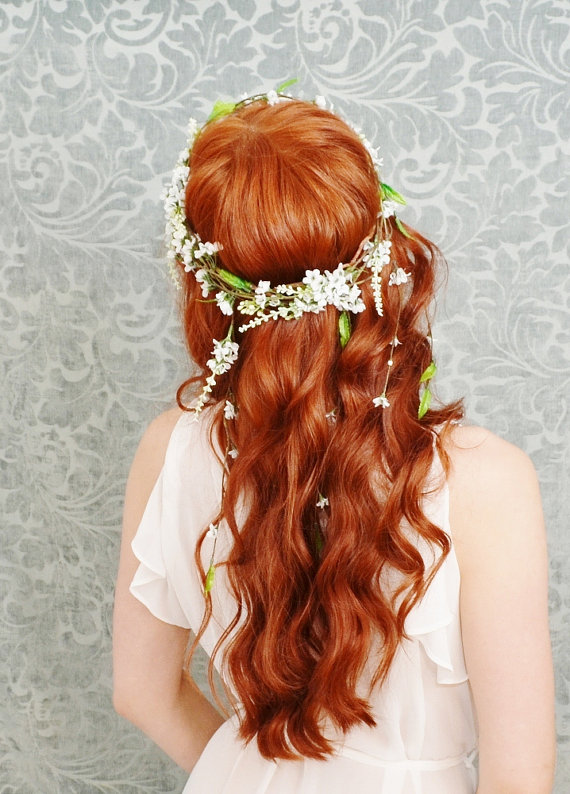 Long Wavy Floral Bride Hairstyle via