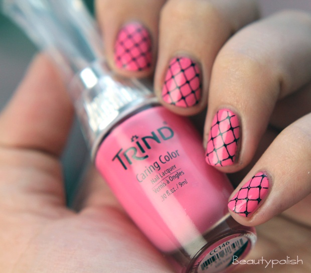 Pink Fishnet Nails