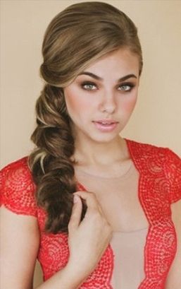 Beautiful Side-swept Hairstyle for Wedding