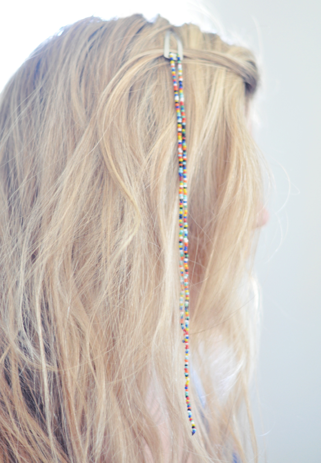 COLORFUL HANGING SEED BEAD HAIR CLIPS