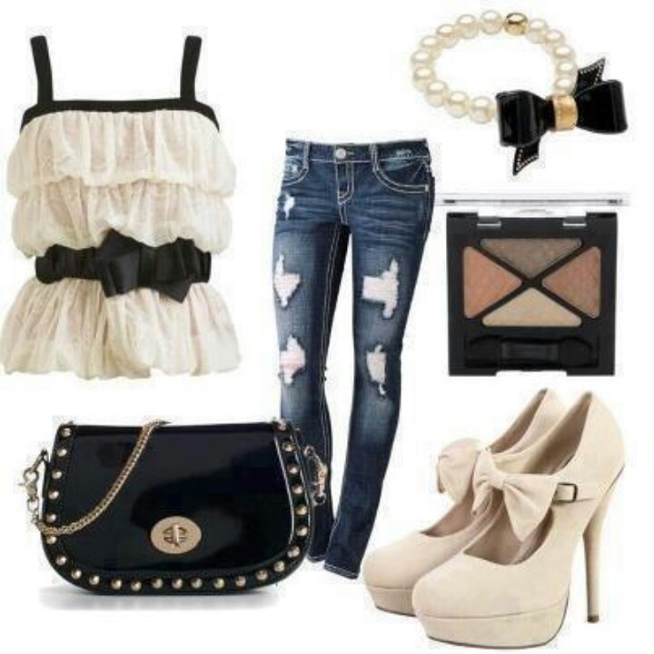 Cute Bow Outfit Idea for Young Women