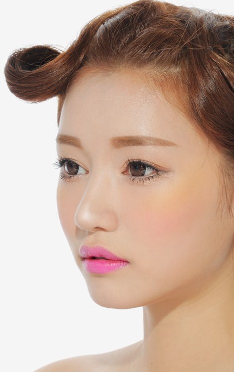 Everyday Makeup Idea: Fuchsia Lips and Nude Face