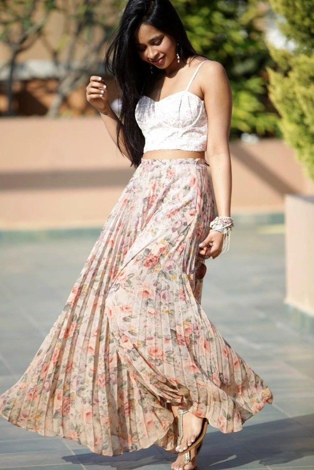 Floral Outfit Idea with Pleated Skirt