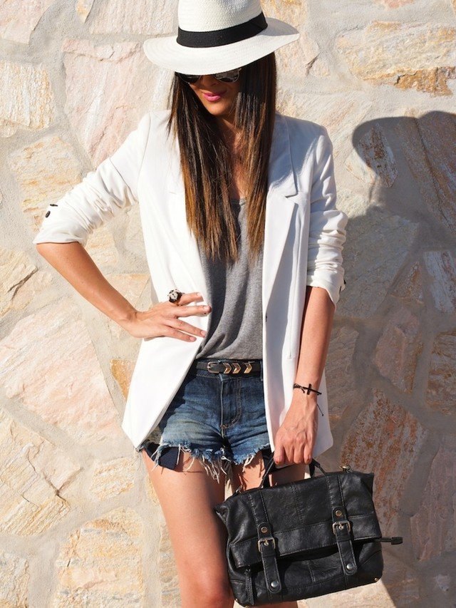 Long Blazer and White Hat Outfit