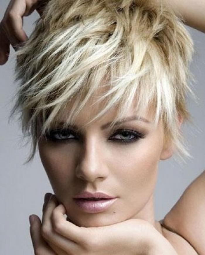 Messy Short Hairstyle for Women