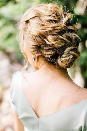Pretty Updo Hairstyle for Wedding