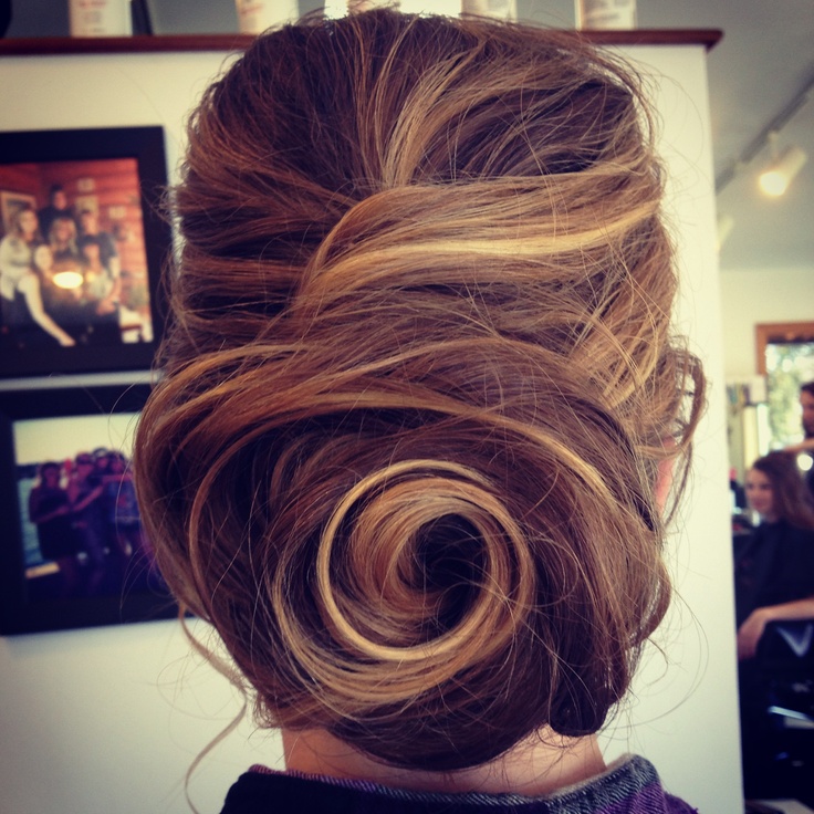Vintage Look to Glam: Swirl Hair Designs - Pretty Designs