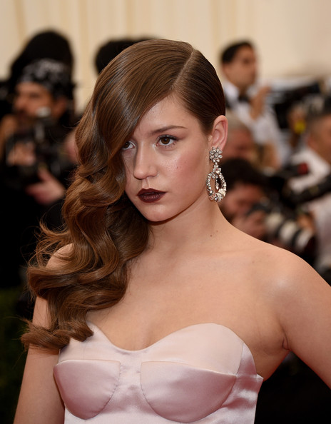 Adele Exarchopoulos Side-swept Hairstyle
