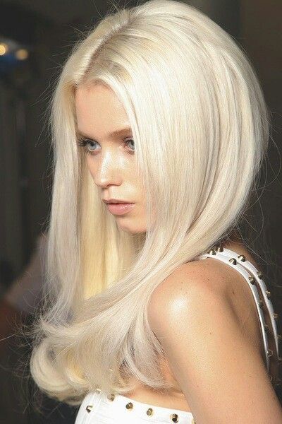 Center-parted Straight Hairstyle for Platinum Hair