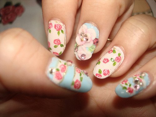 Lovely Floral Nail Design